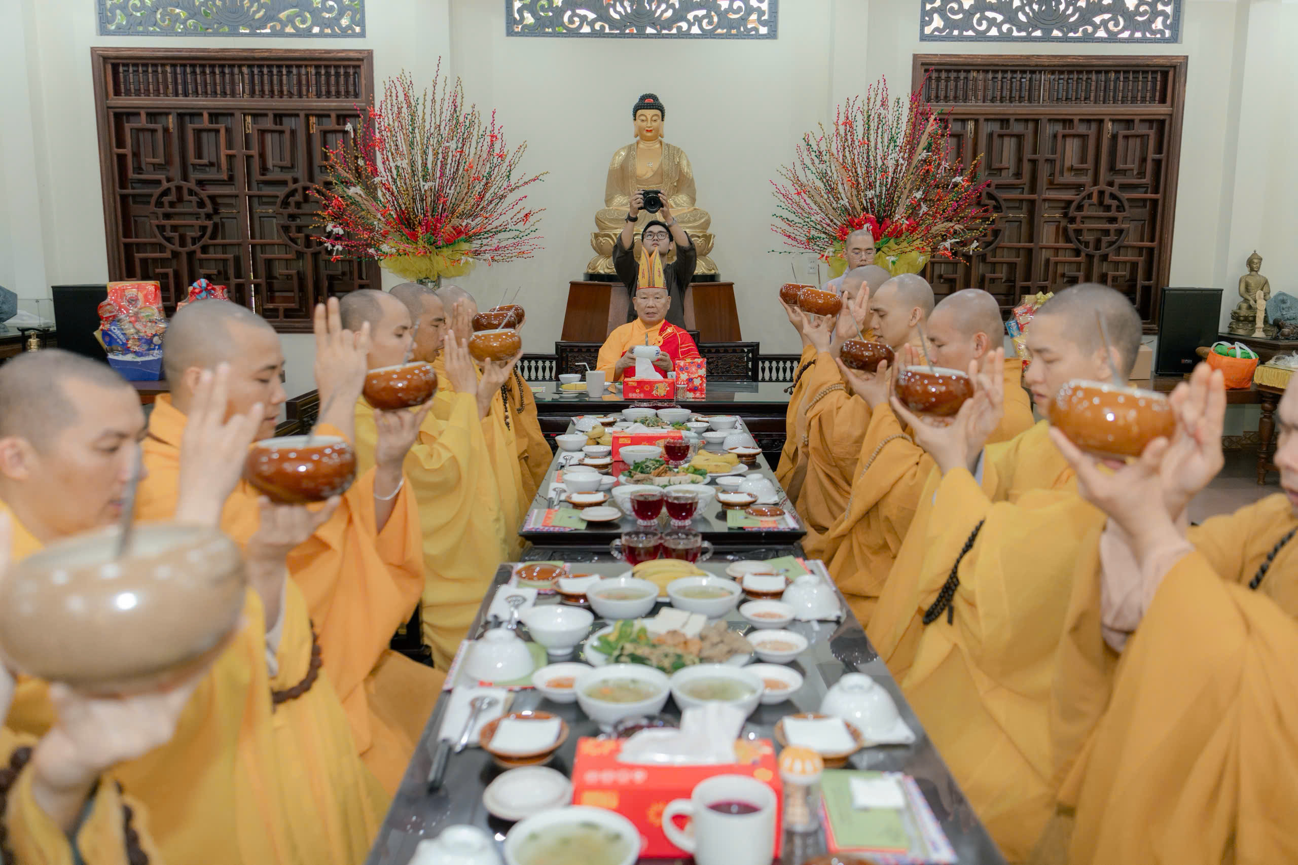 Phường Quy Nhơn: Lễ Tự tứ và cúng dường trai Tăng tại Tổ đình Long Khánh.